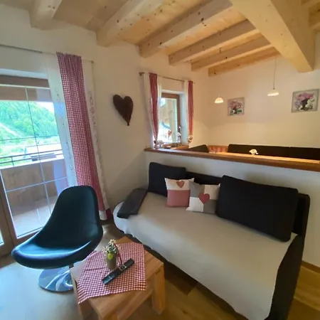 Trixlhof Bed & Breakfast *