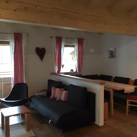 Trixlhof Bed & Breakfast *